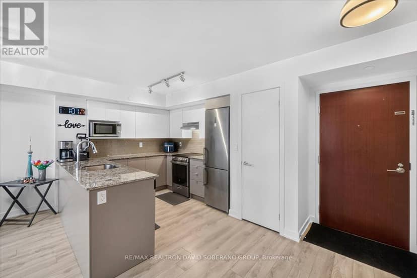 112 Varna Drive, Toronto, photo 5