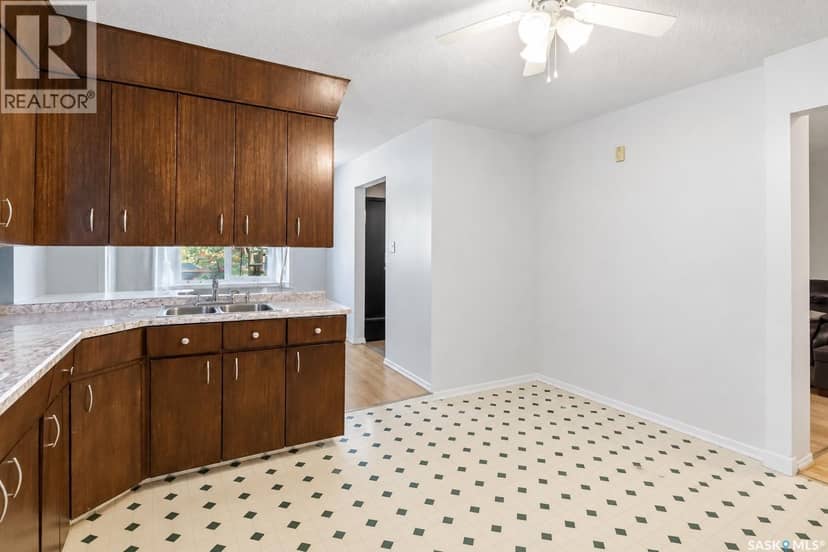 1814 Wilson Crescent — photo 15 of 30