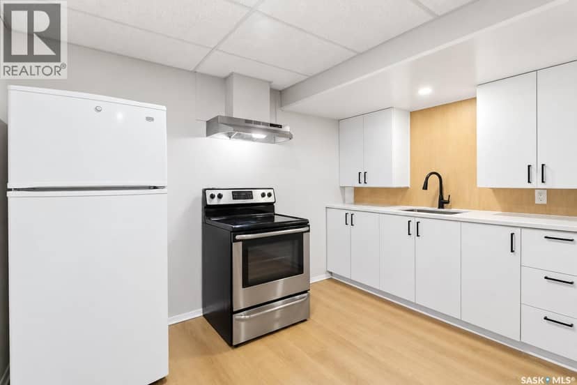 1814 Wilson Crescent — photo 12 of 30