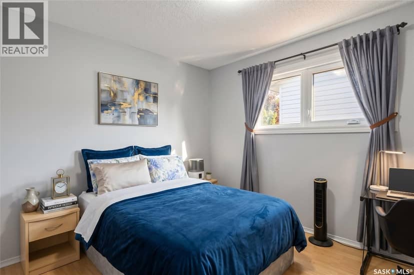 1814 Wilson Crescent — photo 5 of 30