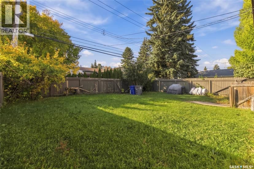 1814 Wilson Crescent — photo 11 of 30