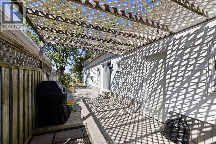 8 Spruce — photo 18 of 21
