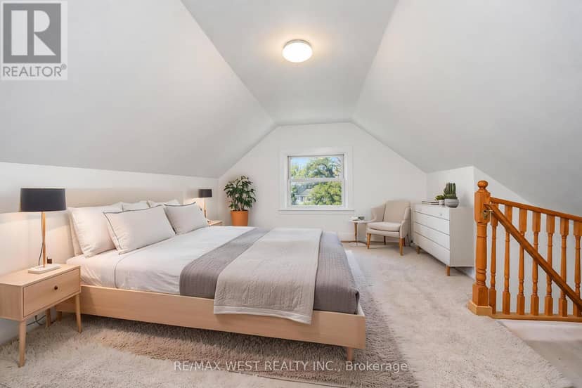133 Clarke Street — photo 7 of 9