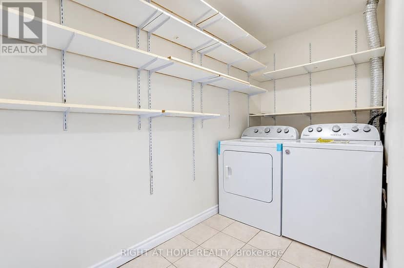 109 - 3025 The Credit Woodlands Drive — photo 15 of 19