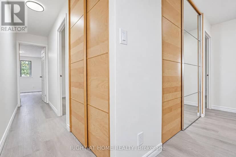 109 - 3025 The Credit Woodlands Drive — photo 12 of 19