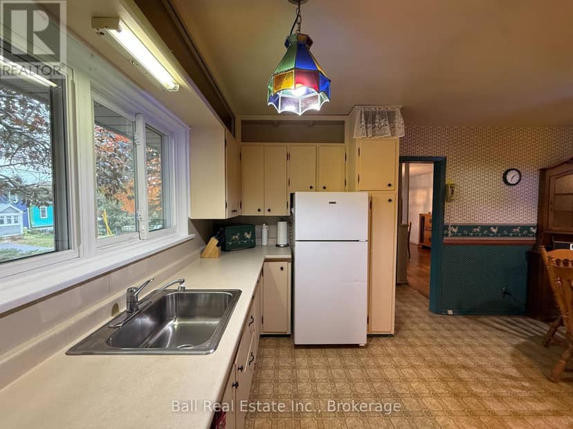 86 Albert Street — photo 14 of 40