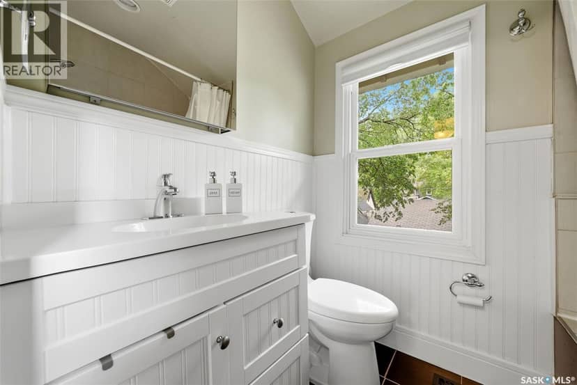 2950 Retallack STREET — photo 13 of 34