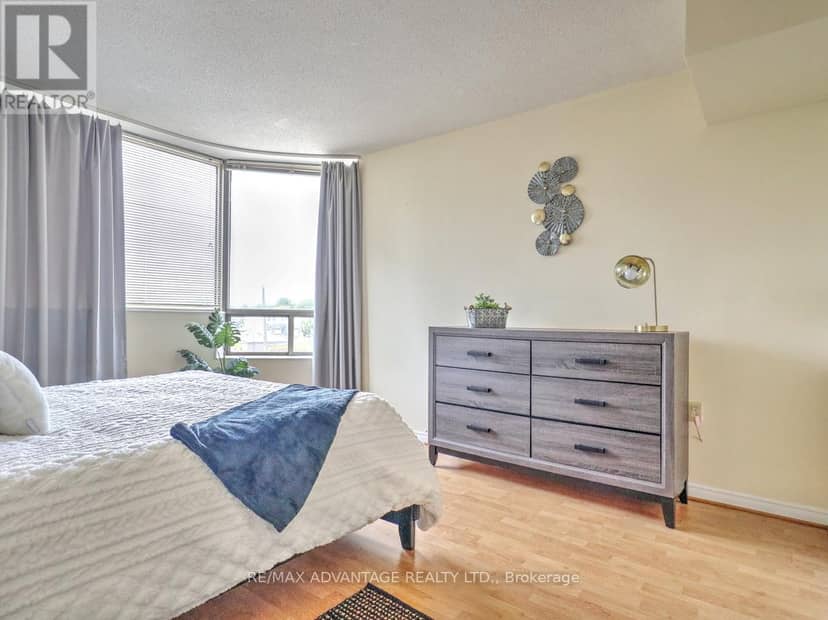 304 - 695 Richmond Street — photo 19 of 38