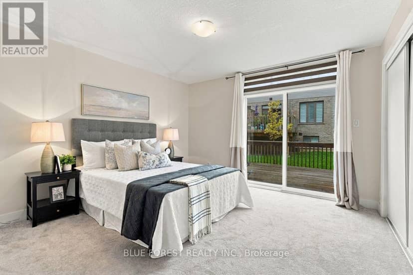 2112 Meadowgate Boulevard, London South, photo 5