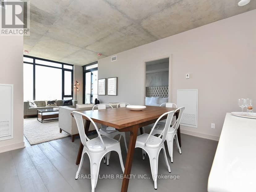 209 - 203 Catherine Street — photo 4 of 18