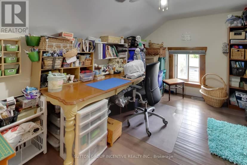 1724 Penetanguishene Road — photo 24 of 37