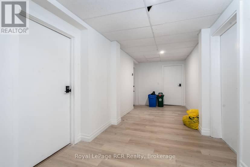 3 Elora Street — photo 21 of 32