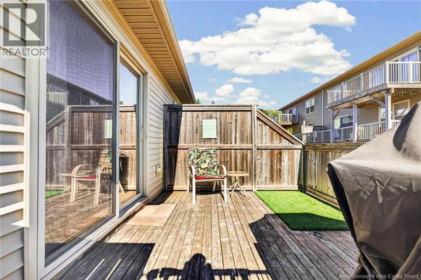 51 Thornhill Crescent — photo 37 of 40