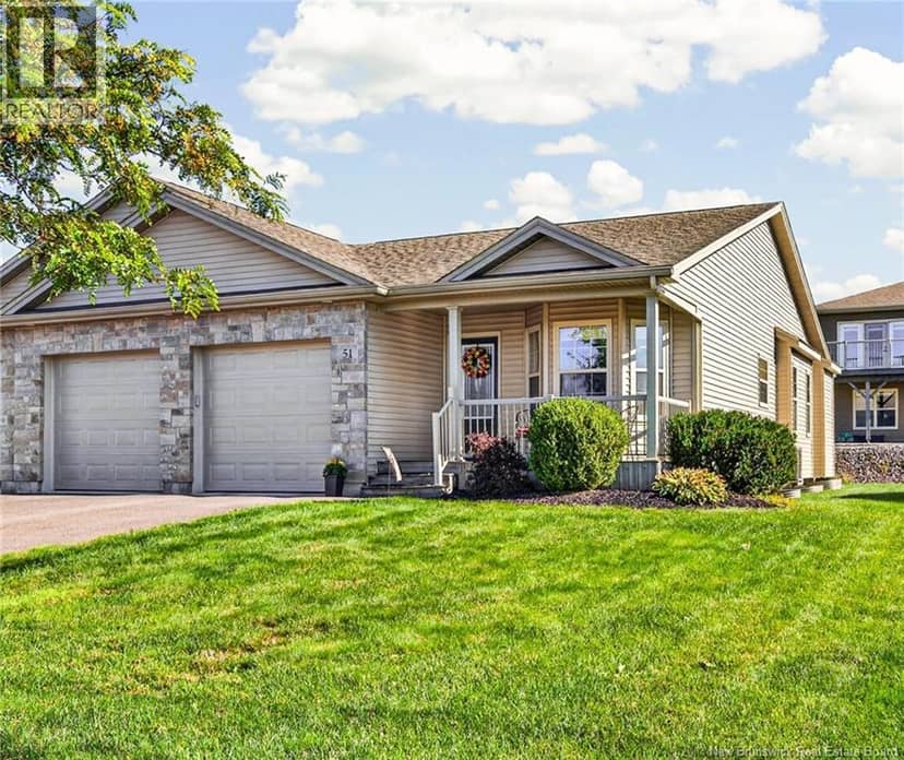 51 Thornhill Crescent — photo 1 of 40