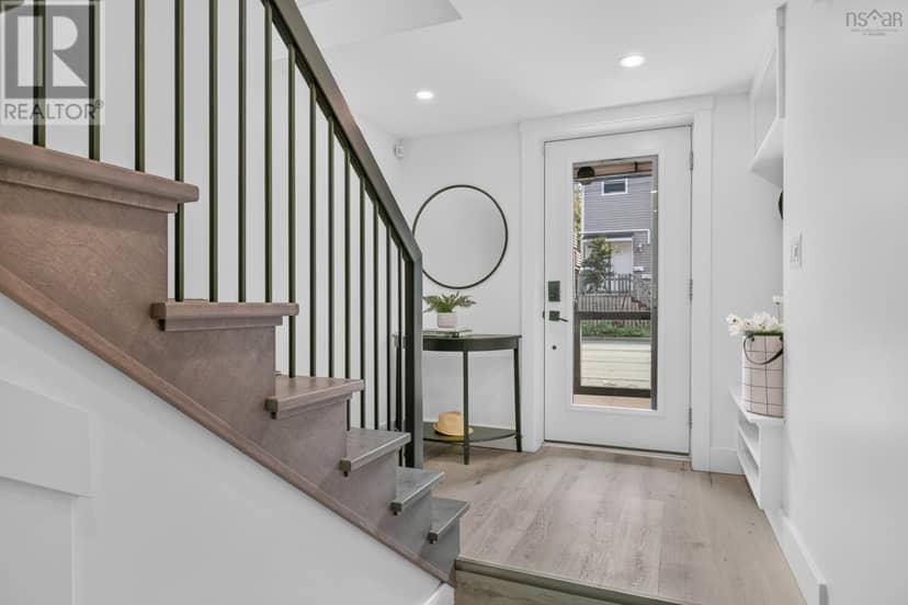 2371 Creighton Street — photo 3 of 40