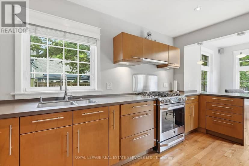 32 Anderson Street — photo 19 of 40