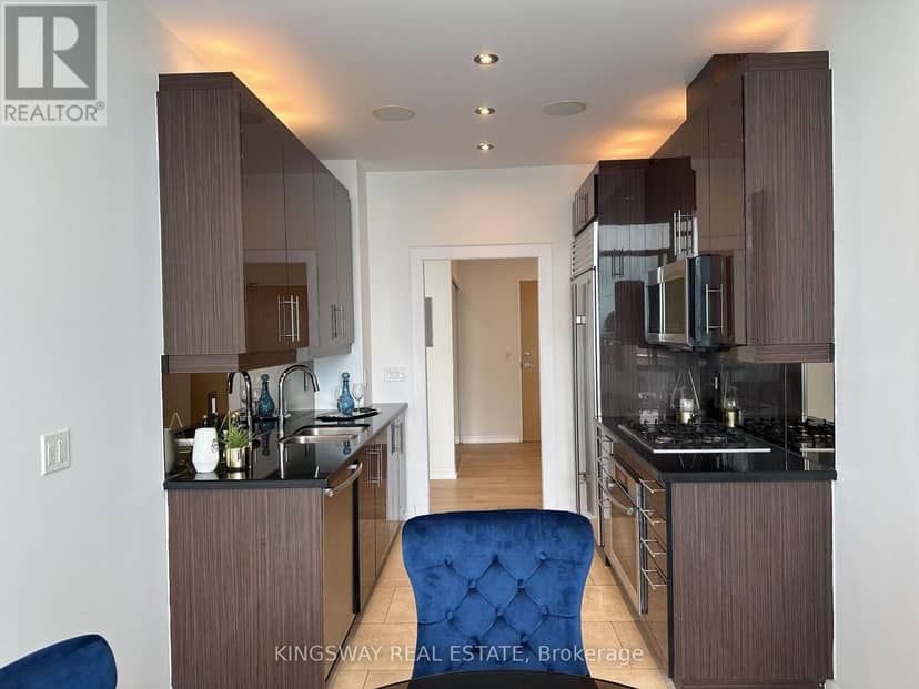 3404 - 220 Burnhamthorpe Road W — photo 16 of 33
