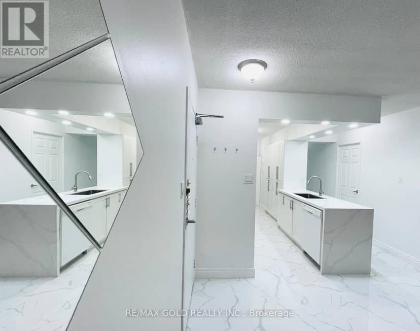 1611 - 390 Dixon Road, Toronto, photo 8