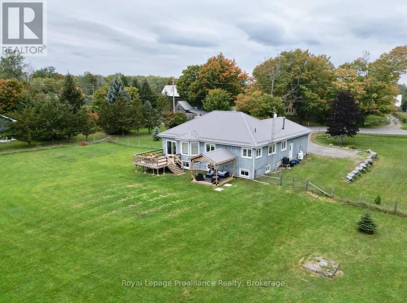 1116 County Rd 8, Prince Edward County, photo 5