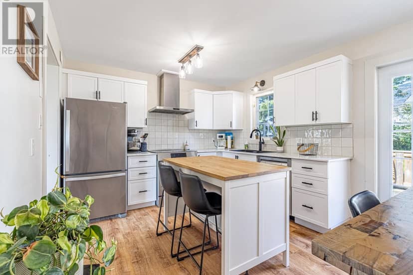 200 WESTRIDGE Crescent — photo 10 of 34