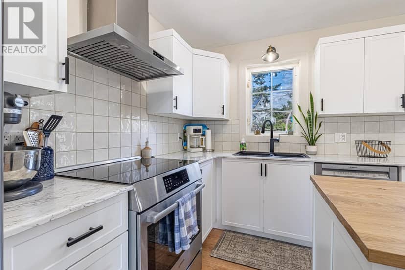 200 WESTRIDGE Crescent — photo 12 of 34