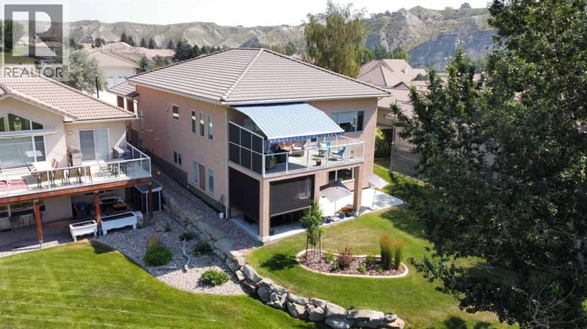 319 Canyon Boulevard W, Lethbridge, photo 3