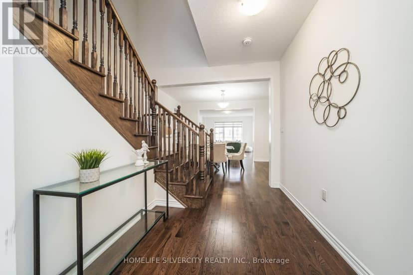 67 Ten Pines Road — photo 4 of 40