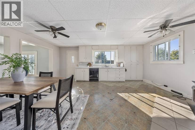 1224 Brigden ROAD, Sombra, photo 7