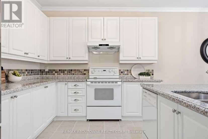 2381 Grand Oak Trail — photo 16 of 40