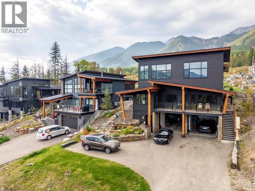 5416 Resort Drive, Fernie, photo 2