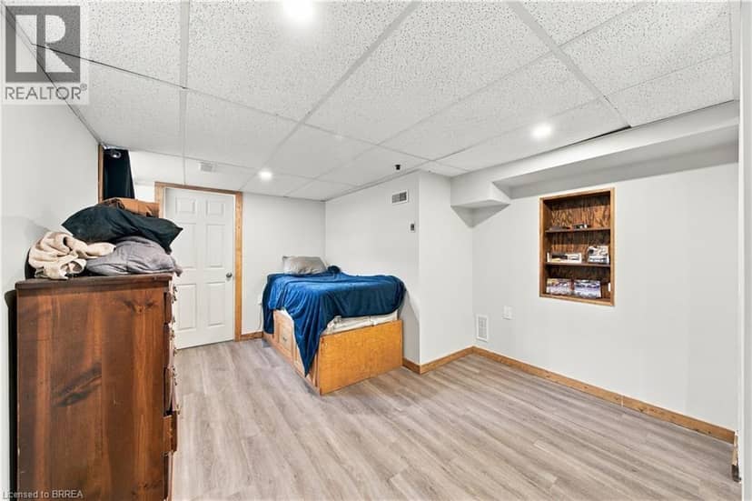 52 VICTORIA Street — photo 31 of 40