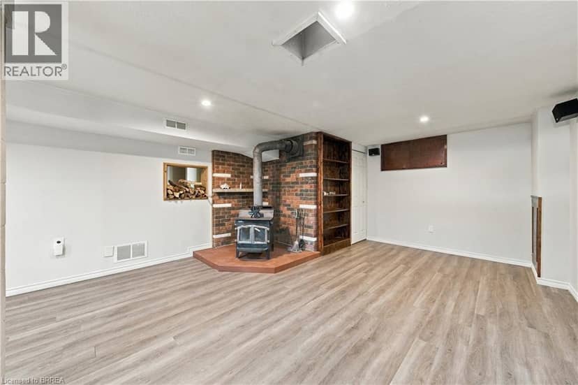 52 VICTORIA Street — photo 24 of 40