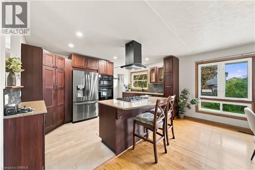 52 VICTORIA Street — photo 10 of 40