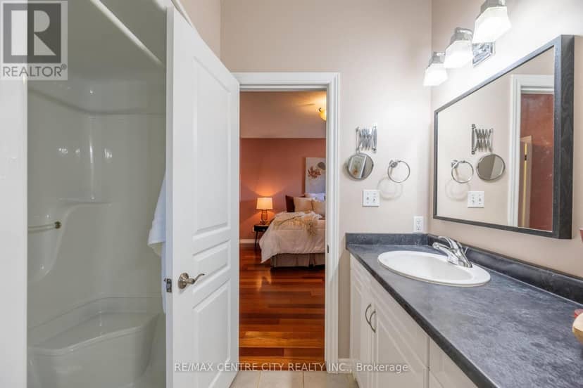 19 Hamilton Street — photo 20 of 40