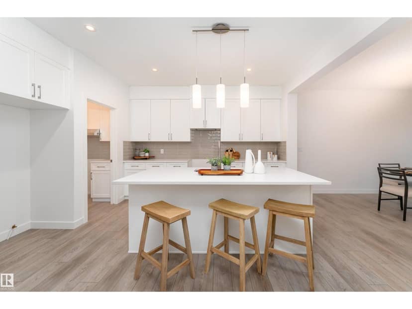 332 27 ST SW — photo 12 of 40
