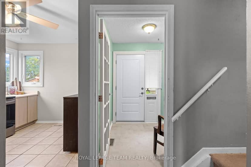 128 McClintock Way — photo 3 of 33
