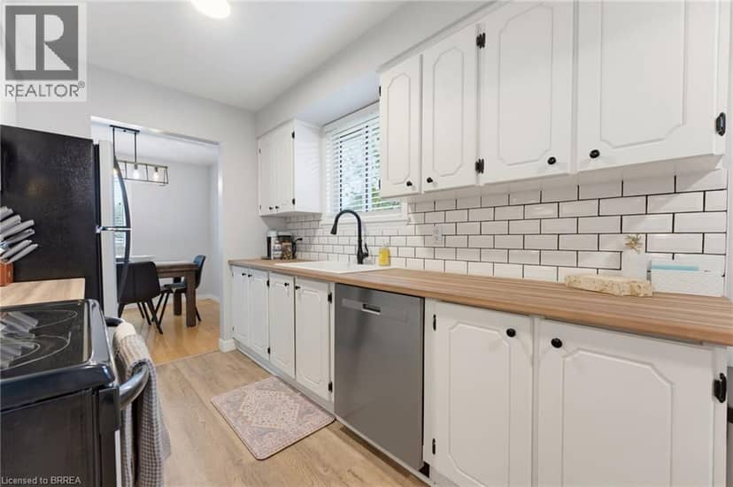 35 SCOTT Road — photo 12 of 38