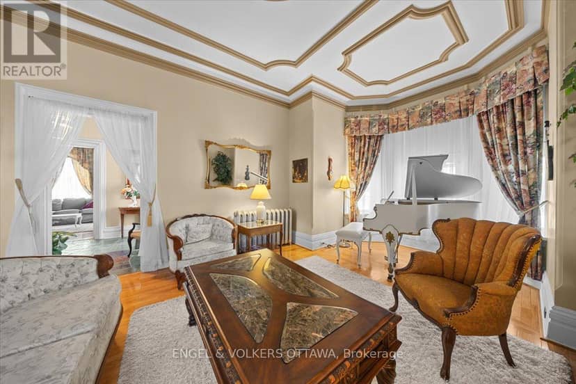 528 St Lawrence Street — photo 20 of 40