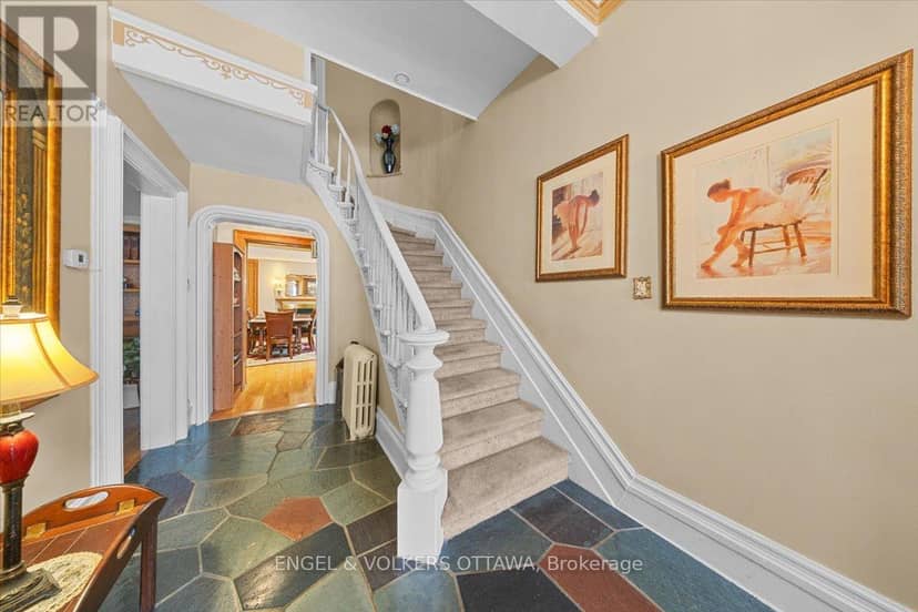 528 St Lawrence Street — photo 27 of 40