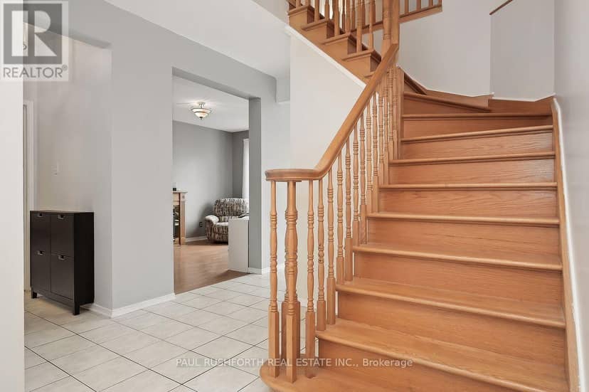 1828 McCallum Drive — photo 5 of 34