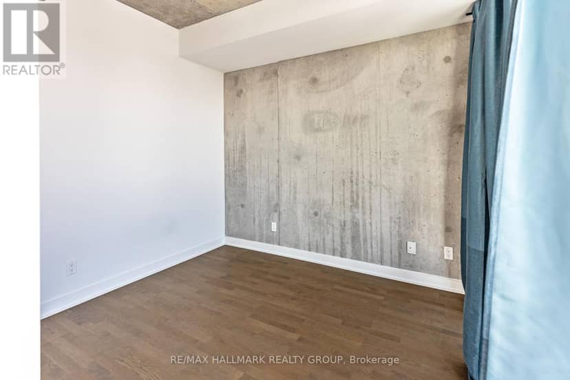902 - 203 Catherine Street — photo 19 of 40