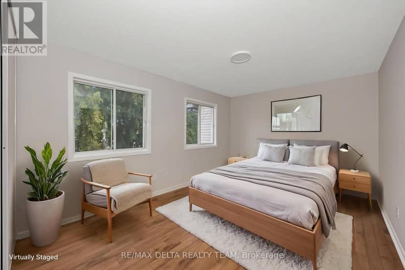 858 Como Crescent — photo 17 of 37
