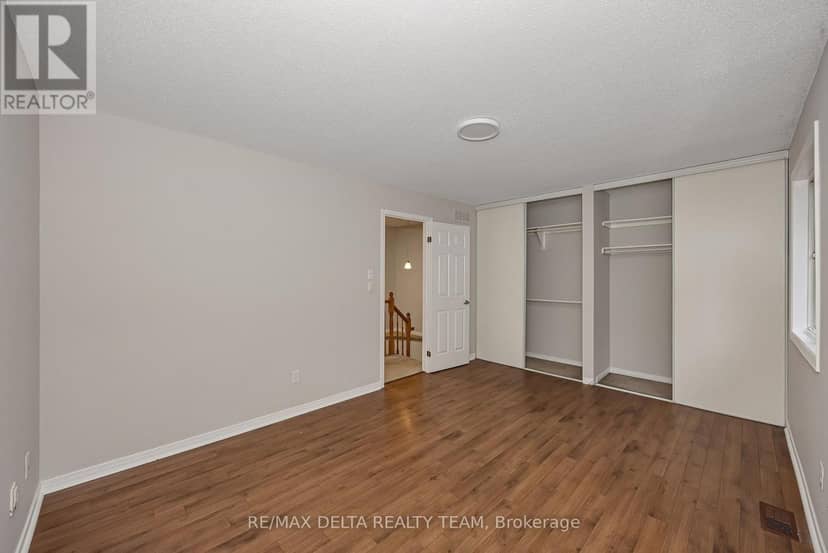 858 Como Crescent — photo 18 of 37