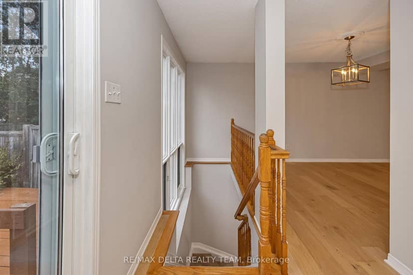 858 Como Crescent — photo 24 of 37