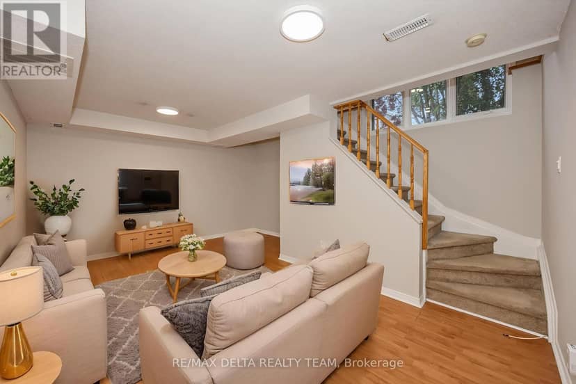 858 Como Crescent — photo 25 of 37