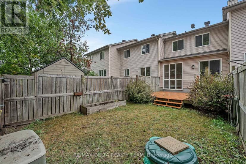 858 Como Crescent — photo 34 of 37