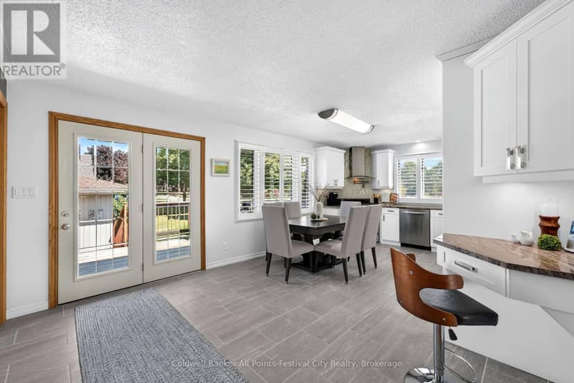 323 Warren Street — photo 19 of 40