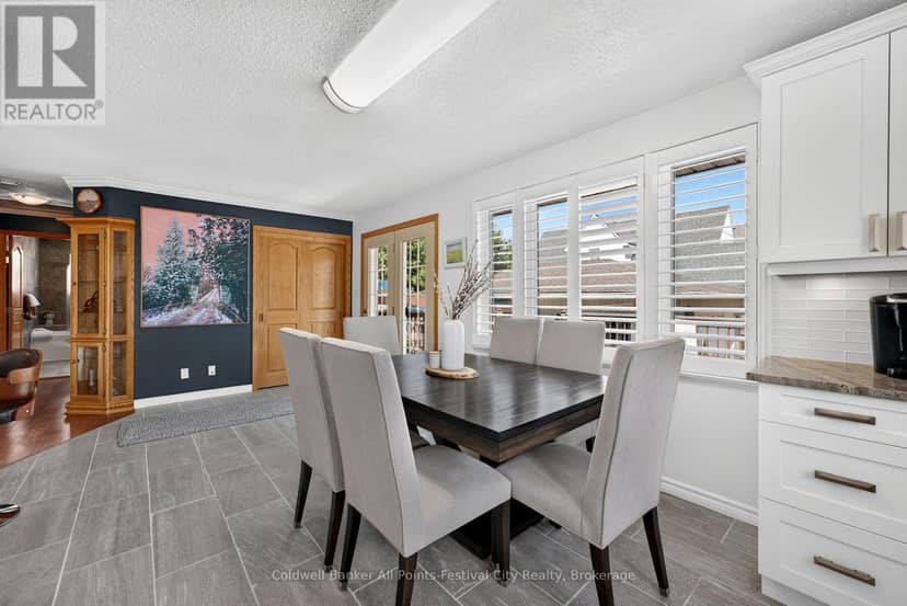 323 Warren Street — photo 24 of 40