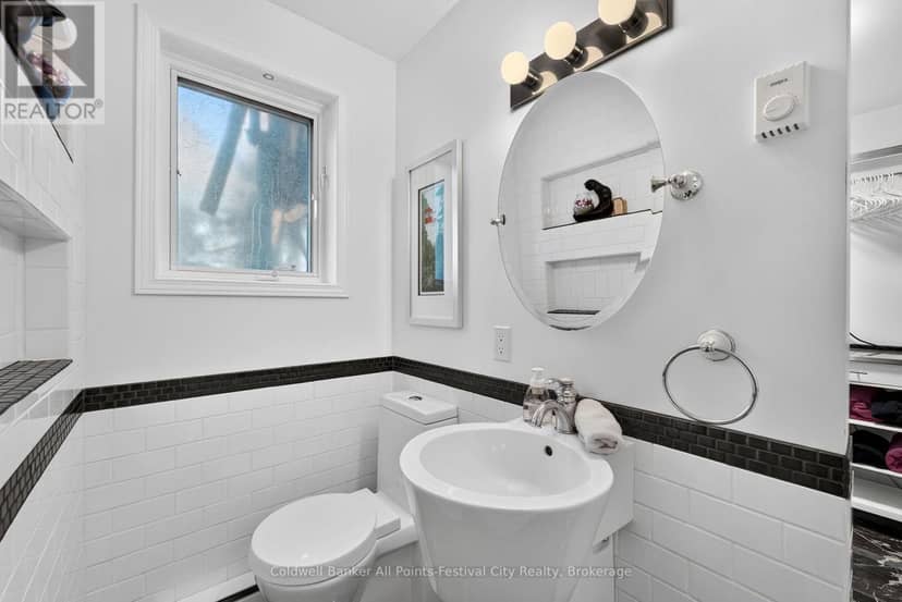 323 Warren Street — photo 34 of 40