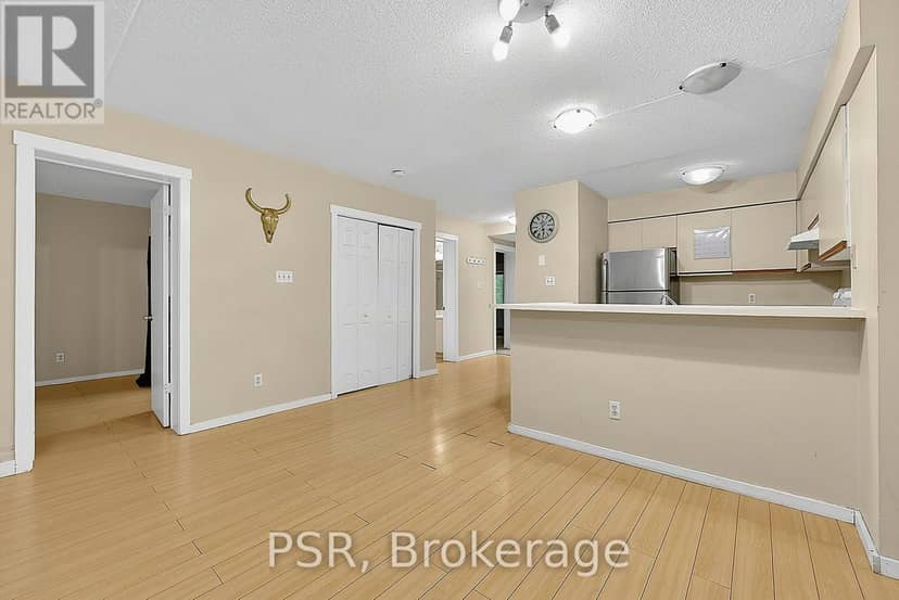 183 - 49 Trott Boulevard — photo 13 of 36